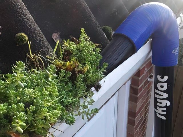 gutter-cleaning-1-kireth-ai