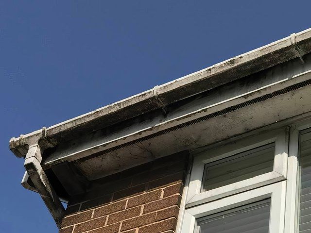 Fascia Soffit Before Cleaning