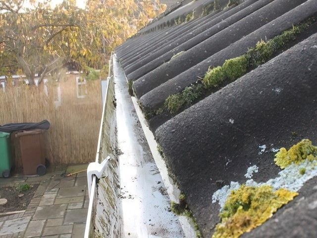 images/gutter-cleaners/slider/gutter-cleaning-4-kireth-ai.jpg